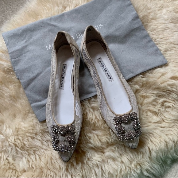 Manolo Blahnik Crystal Embellished Hangisi White Bridal Lace Buckle Classic Flat - Picture 3 of 14